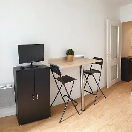 Alpine - Entier Standing Vue Parc Au Calme - Parking Gratuit - Wifi - Tram A Proximite